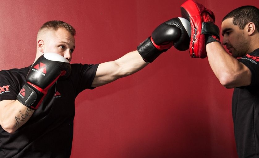 Tập luyện võ thuật cần phải có người chỉ dẫn