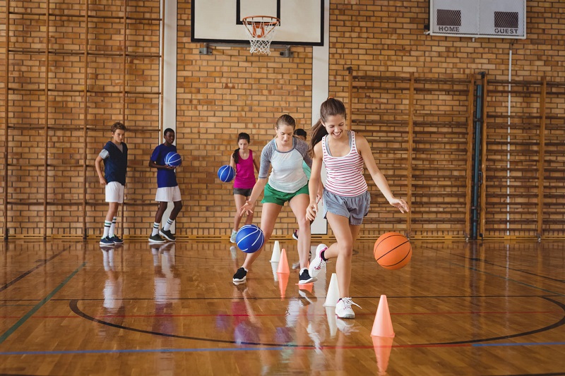 Bí kíp giúp trẻ yêu thích bộ môn bóng rổ
