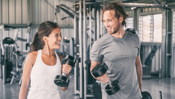 Không nên để bụng quá no hoặc quá đói trước khi tập luyện