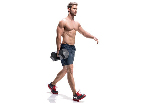Bài tập cơ liên sườn Single-Arm Farmer’s Carry (Cầm tạ 1 tay đi bộ)