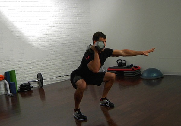 Bài tập Offset Dumbbell Squat