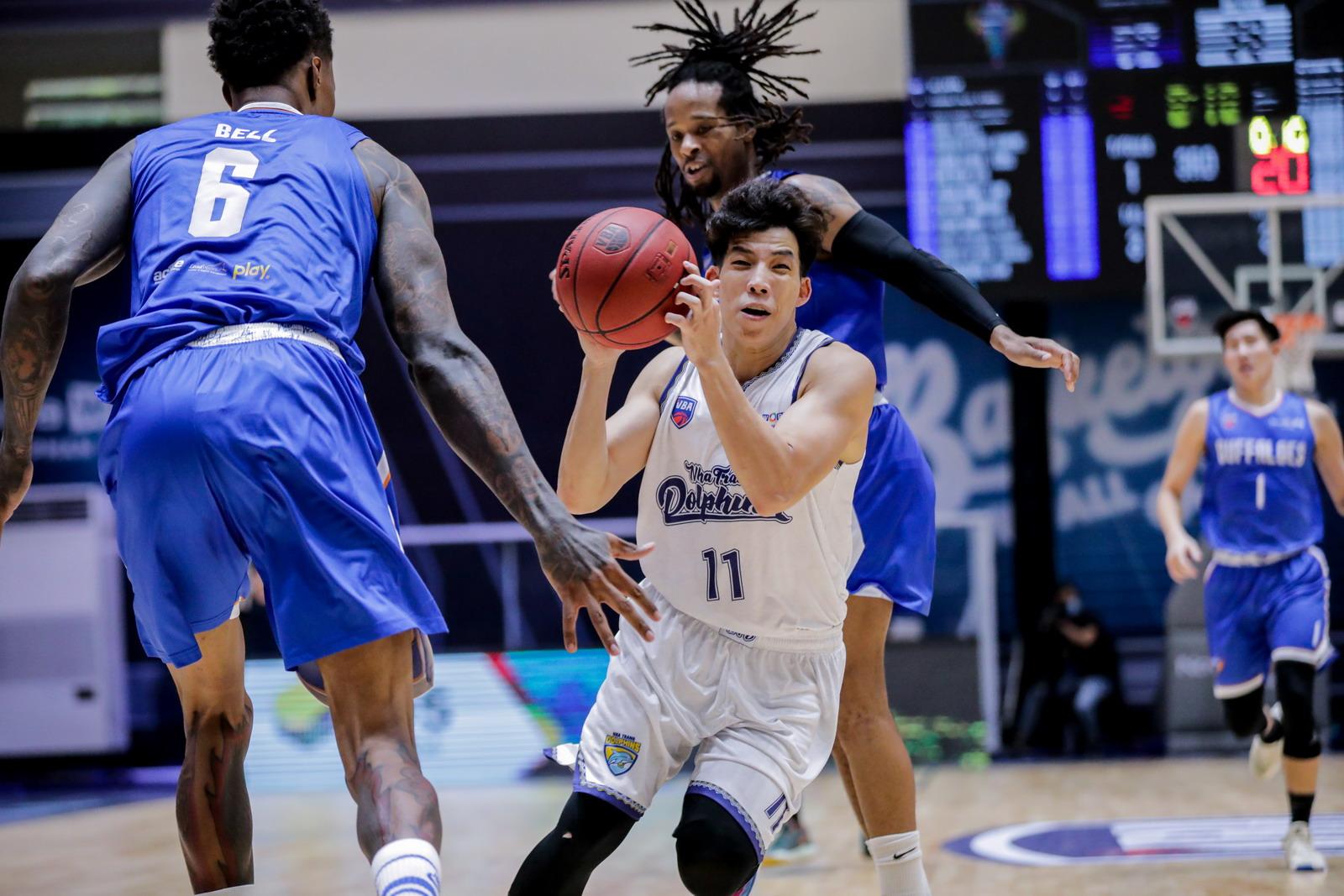 Vị trí hậu vệ dẫn bóng trong bóng rổ