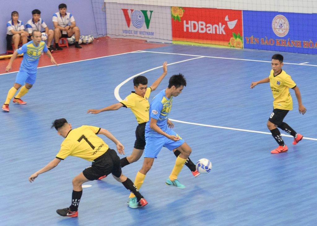 Vị trí tiền vệ trong sân futsal hay là Ala