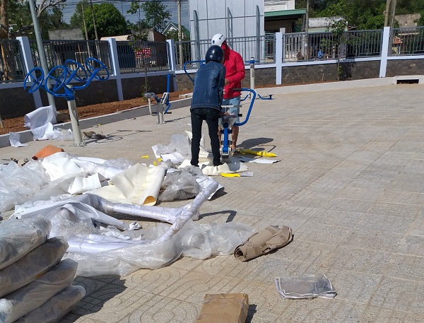 Công tác lắp đặt và trang bị thiết bị thể thao ngoài trời