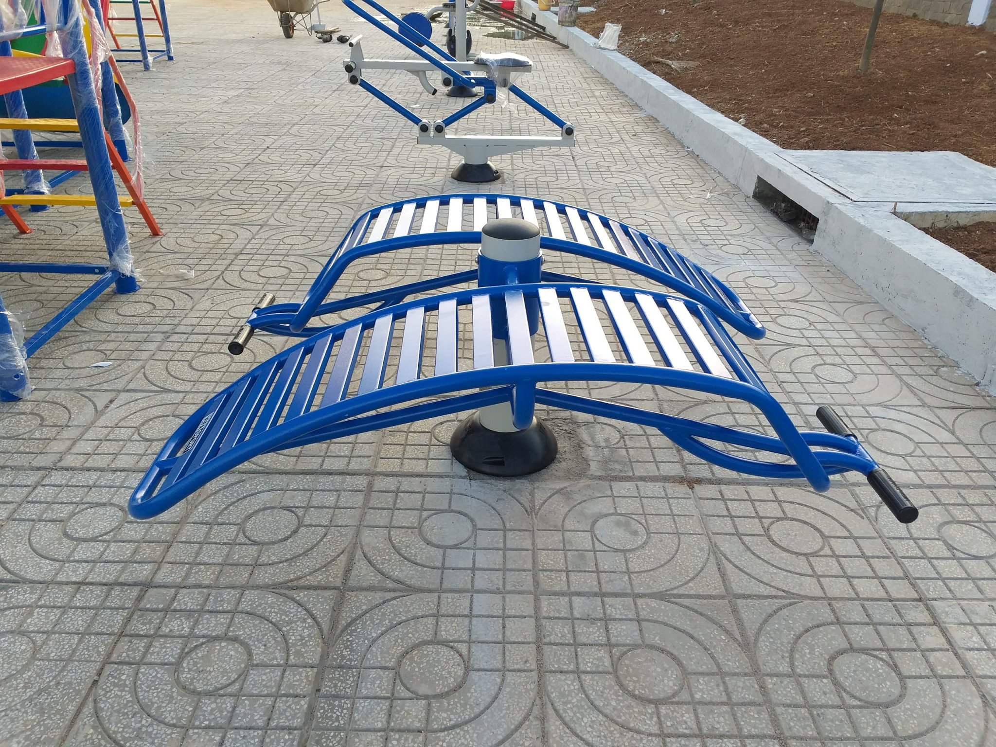 Thiết bị thể thao ngoài trời tập lưng bụng