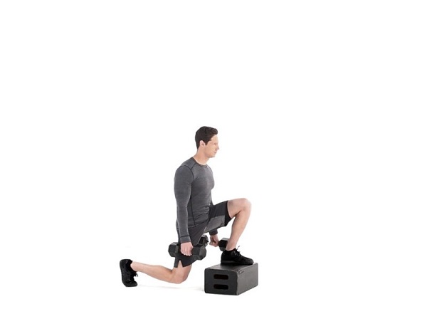 Bài tập Reverse Dumbbell Box Lunge