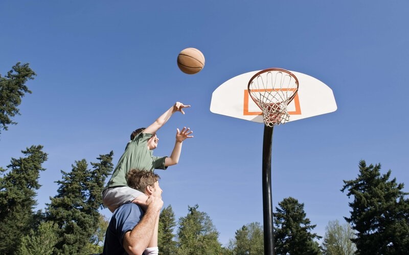Lợi ích của việc chơi bóng rổ tại nhà là gì