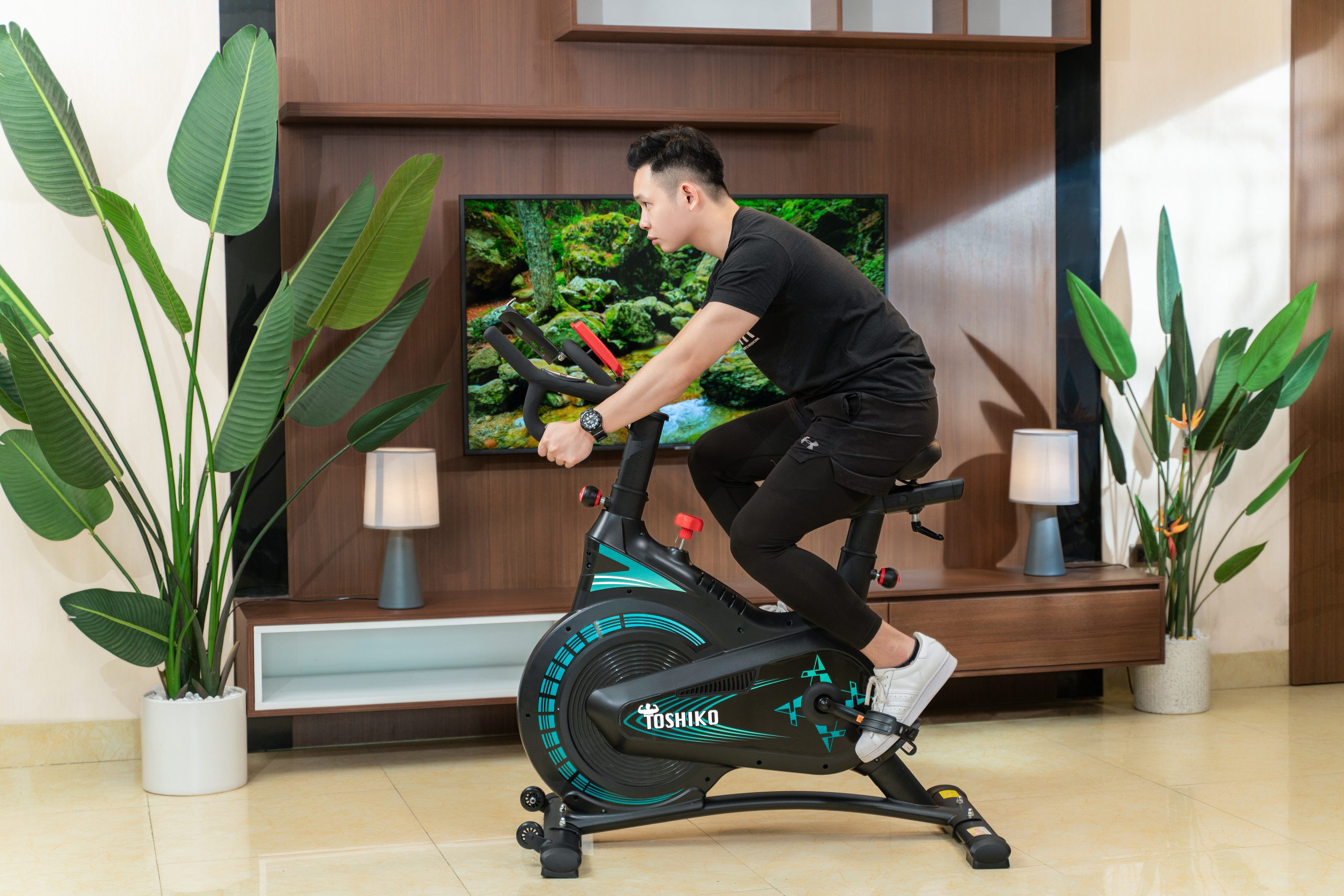 Hướng dẫn sử dụng máy tập xe đạp cùng tư thế phù hợp nhất cho mọi đối tượng