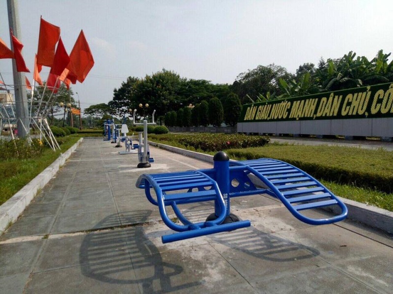 Hình ảnh thi công thiết bị thể dục ngoài trời cho nhà văn hóa