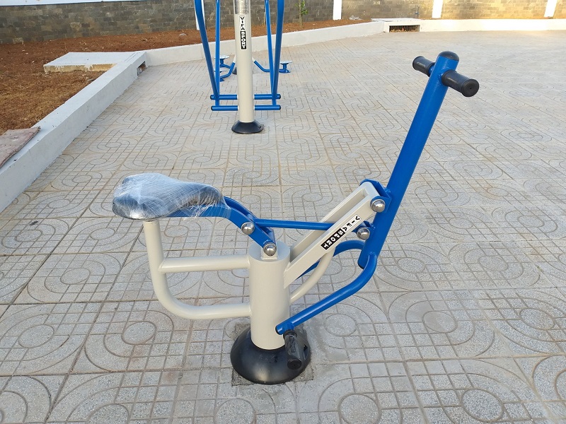 Hình ảnh thi công hoàn thiện thiết bị tập toàn thân ngoài trời