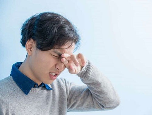 Nguyên nhân về căng thẳng và thiếu ngủ của mắt