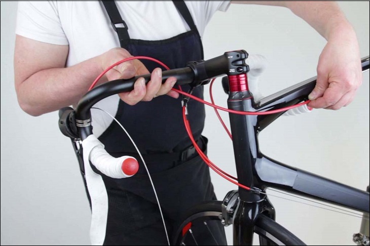 Kiểm tra định kỳ dây thắng xe đạp