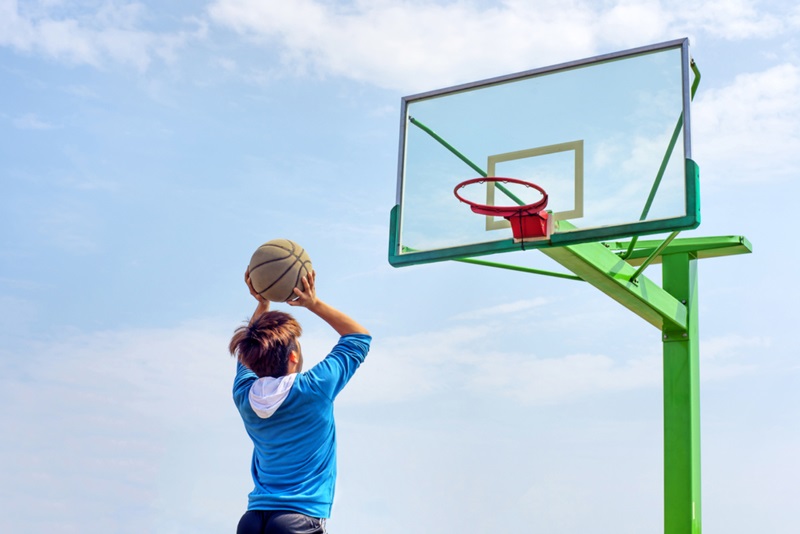 Mua dụng cụ chơi bóng rổ ở đâu tốt nhất