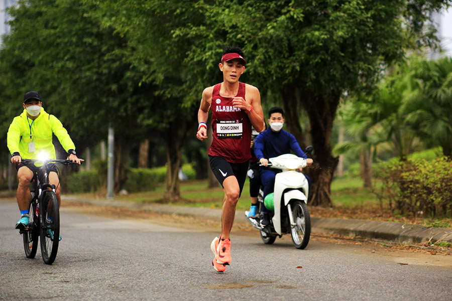 Dân chạy phong trào đua tranh phá giới hạn marathon dưới 3 giờ