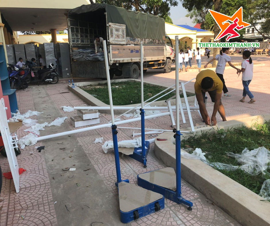 Tiến hành lắp đặt và bàn giao cho trường tiểu học