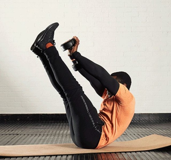 Bài tập gập bụng chữ V cùng tạ đơn - Dumbbell V-Sits