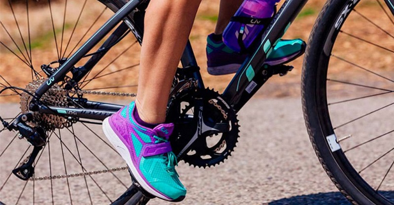 Đạp xe dễ dàng hơn với giày thể thao chính hãng