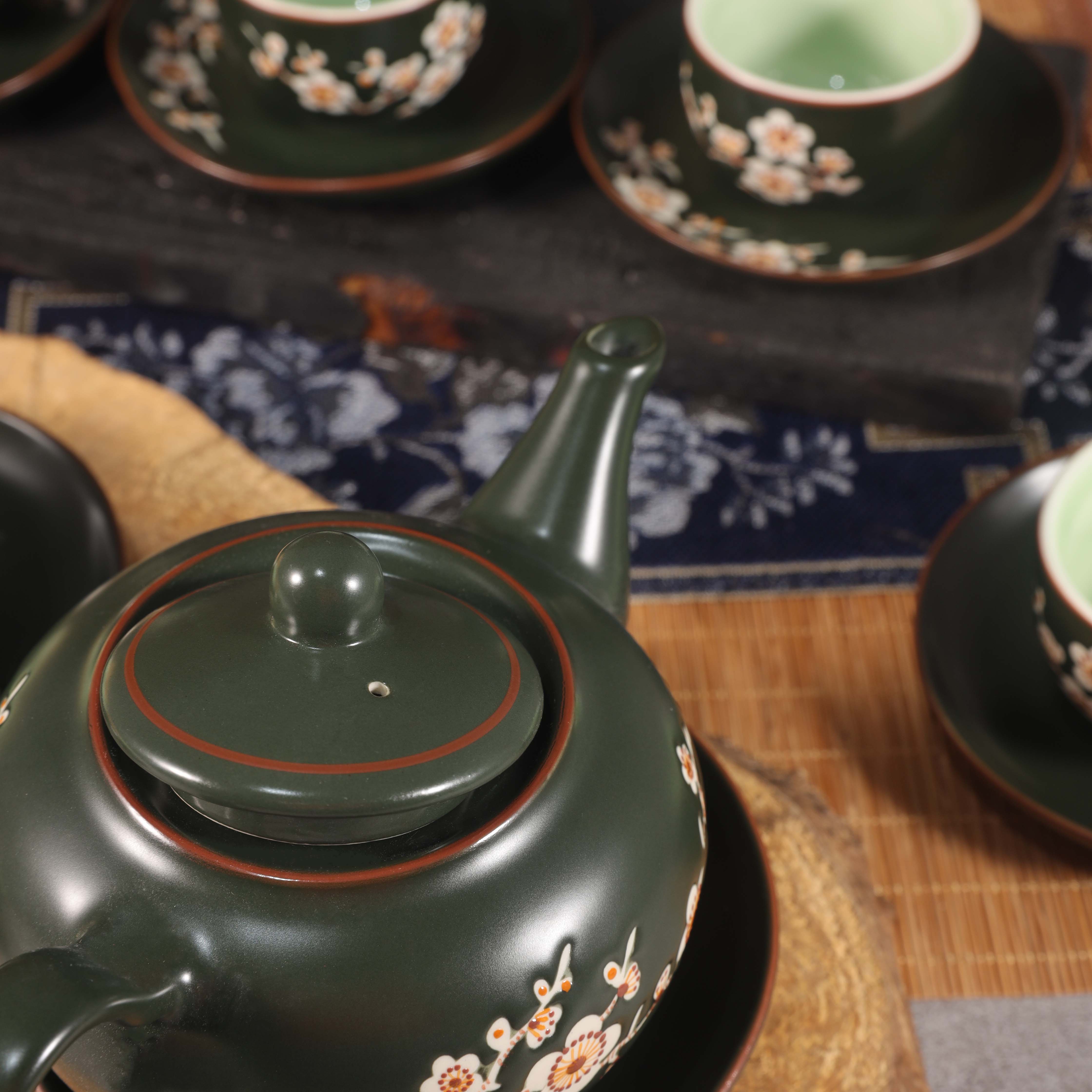 Hút Lộc Đắp Hoa Đào