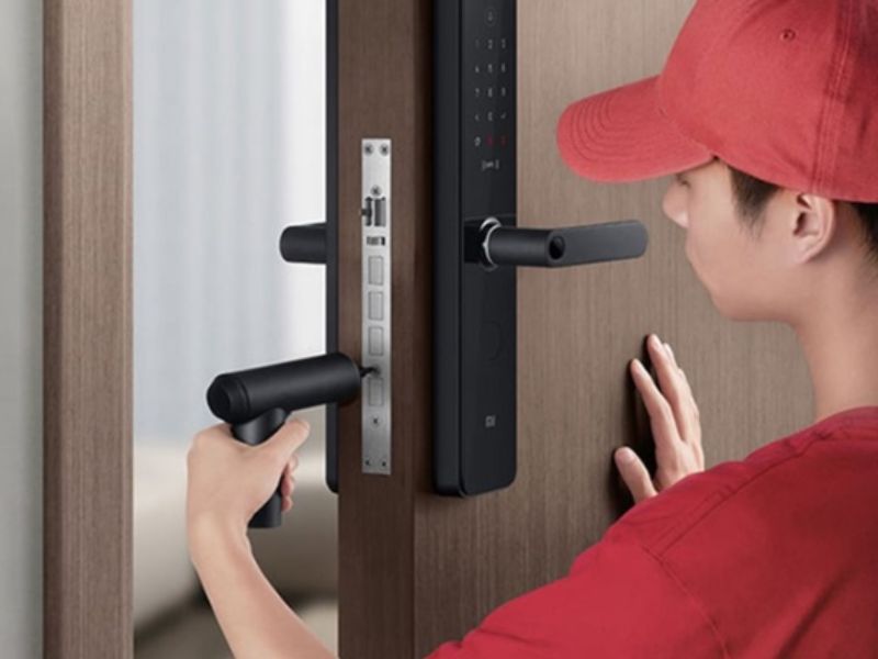 Bạn lưu ý các lỗ khoan được thẳng và chuẩn xác