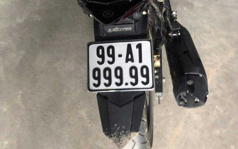 Chủ xe nộp đầy đủ hồ sơ đăng ký xe tại Cơ quan, Trụ sở Cảnh sát giao thông nơi thường trú
