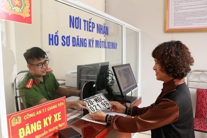 Quy trình bấm biển số xe máy