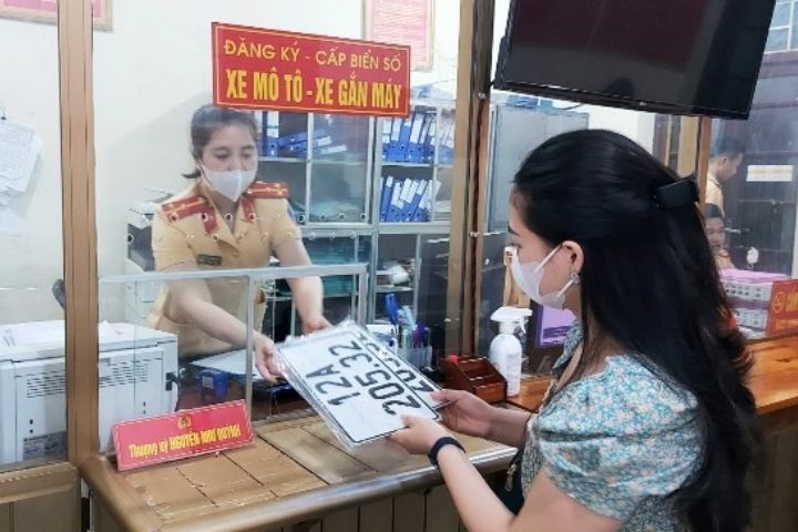 cấp biển số xe tạm thời