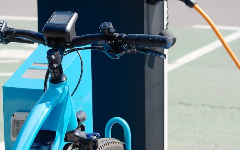 có nên sạc xe điện qua đêm