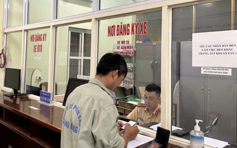 Thủ tục đăng ký biển số xe cũng như bấm biển số xe khá đơn giản