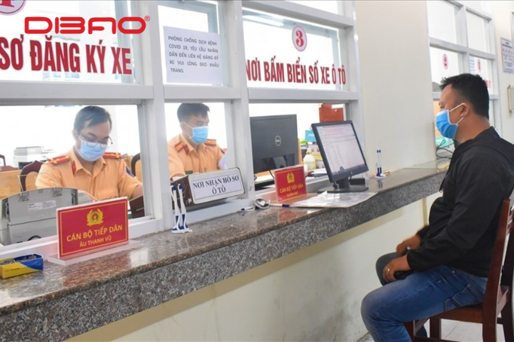 Quá trình bấm biển số xe máy như thế nào