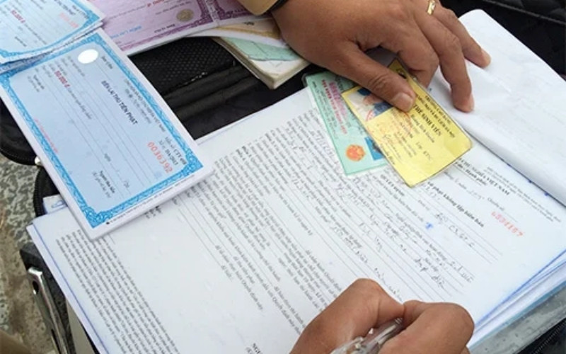 Tải app Tra cứu phạt nguội toàn quốc, điền đầy đủ thông tin và nhấn Tra cứu