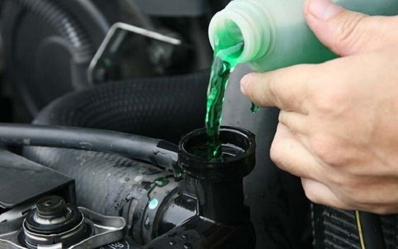 Sử dụng dầu nhớt giả có chất lượng không đảm bảo sẽ gây ra tình trạng xe bị nóng máy