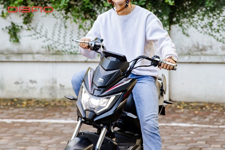 xe máy điện đang chạy mất điện