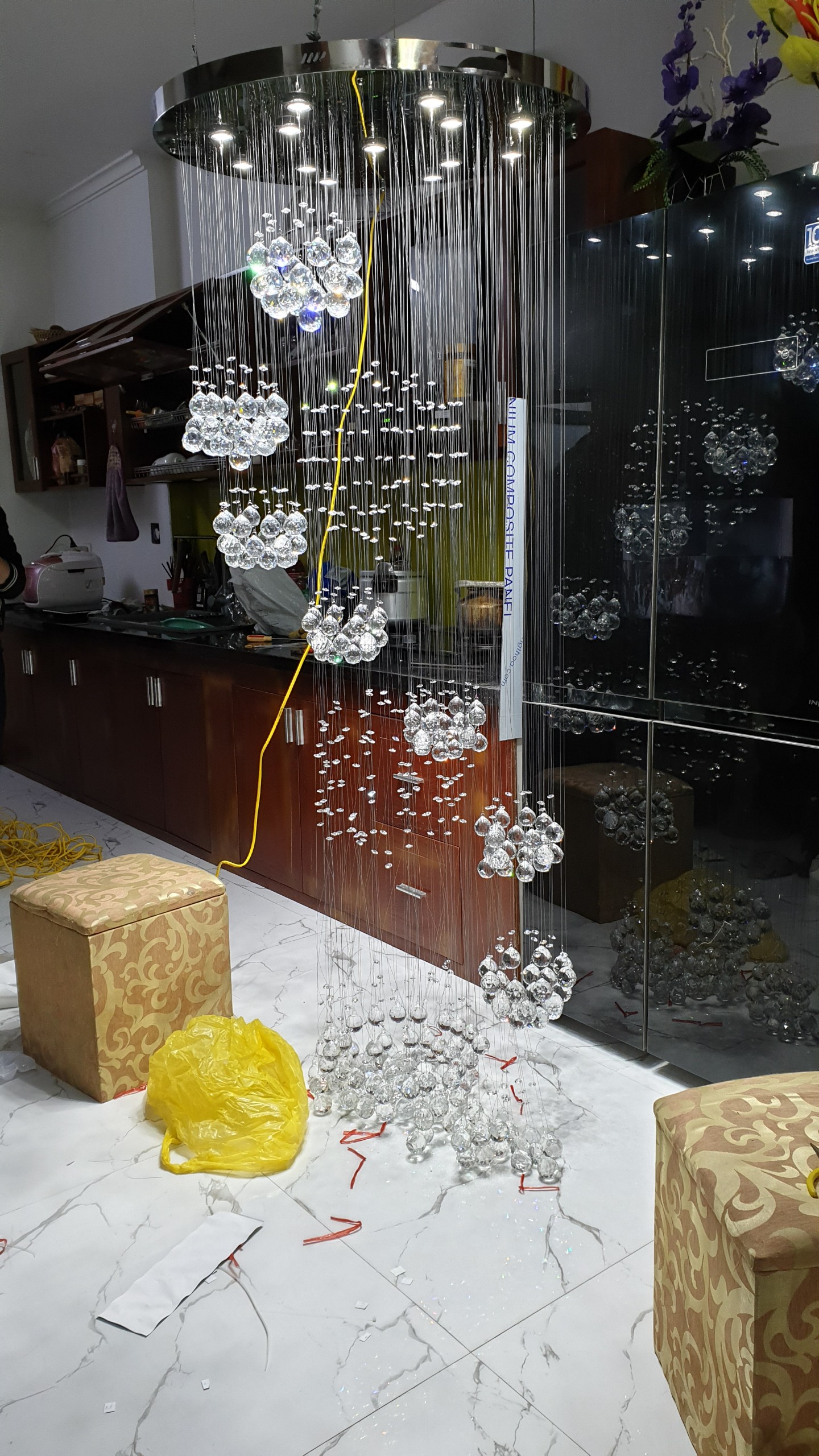 Thành phẩm mâm pha lê quả cầu xếp xoắn