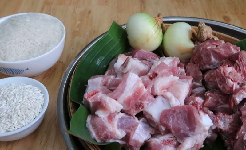 Hướng dẫn cách nấu cháo xương sườn heo thơm ngon sánh mịn