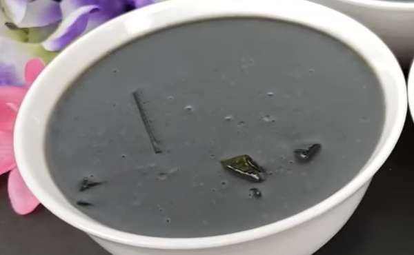 Chè mè đen nấu theo vị truyền thống người Hoa
