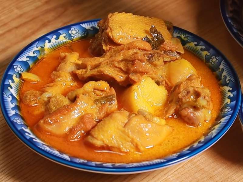 Mách bạn cách nấu cà ri gà thơm ngon tại nhà