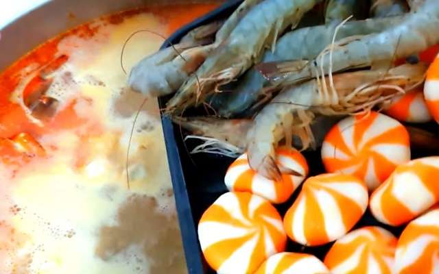 Cách nấu lẩu cua biển chua cay thơm ngon đơn giản tại nhà
