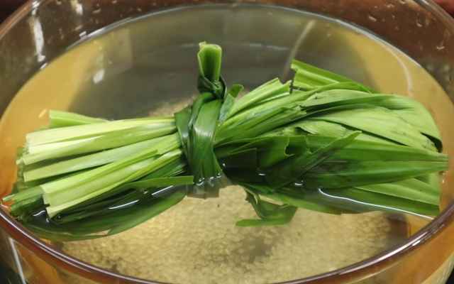 Bật mí cách nấu nha đam đường phèn thơm ngon không bị nhớt không bị đắng