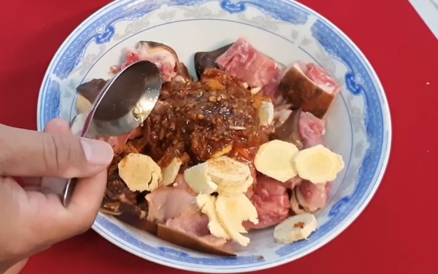 2 cách nấu thịt thỏ giả cầy và thịt thỏ roti nước dừa thơm ngon
