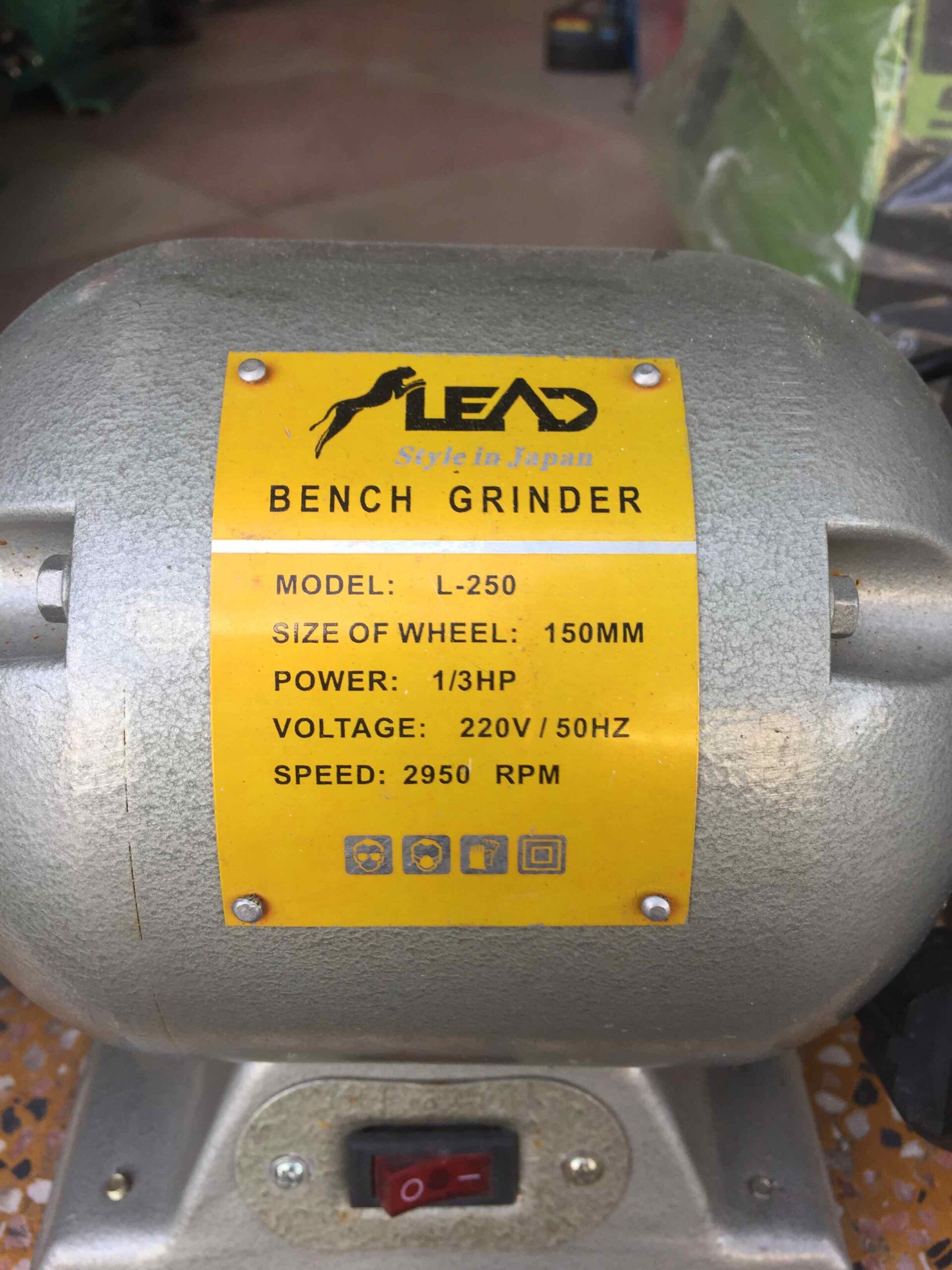 Máy Mài Hai Đá Lead L-250 250W 2