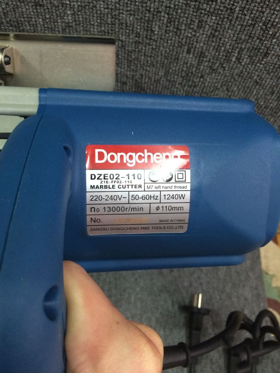 Máy Cắt Gạch Dongcheng 1240W DZE02-110 3