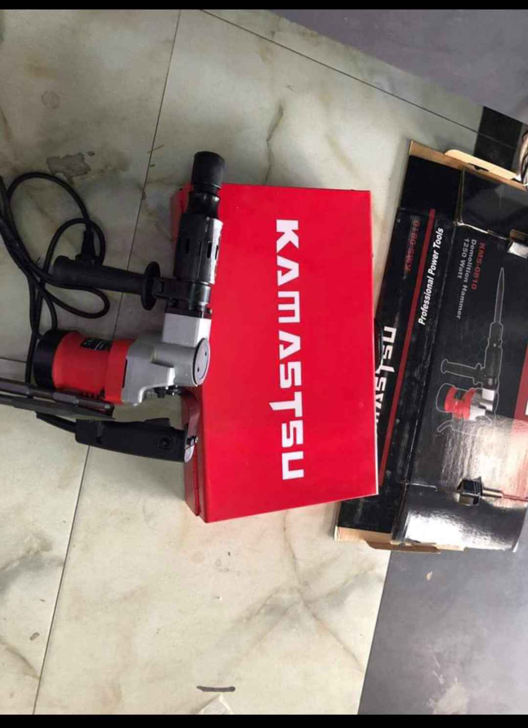 Máy Đục Bê Tông Kamastsu KMS 0810 1250W