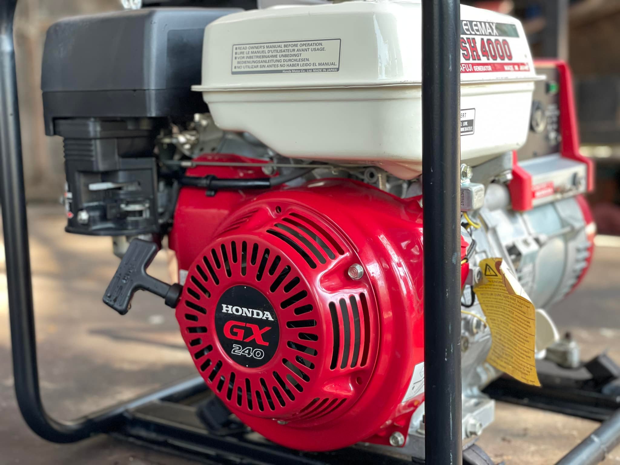 Máy Phát Điện Chạy Xăng 3.7KVA Elemax SH4000