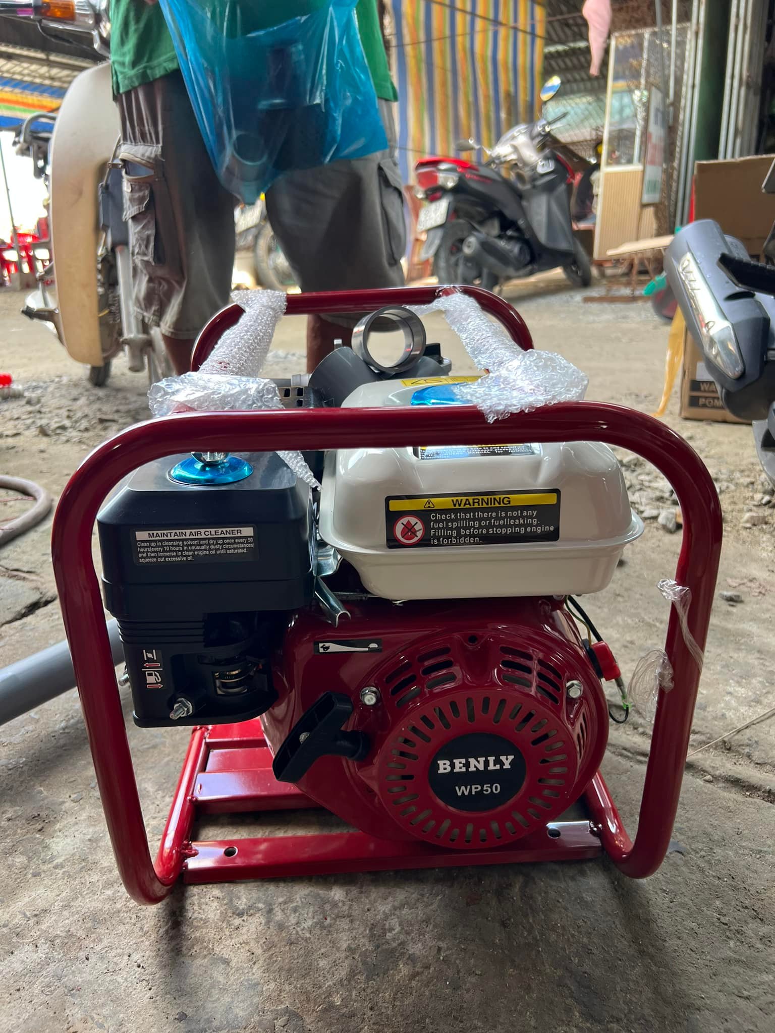 Máy Bơm Nước Chạy Xăng 5.5Hp Benly WP50