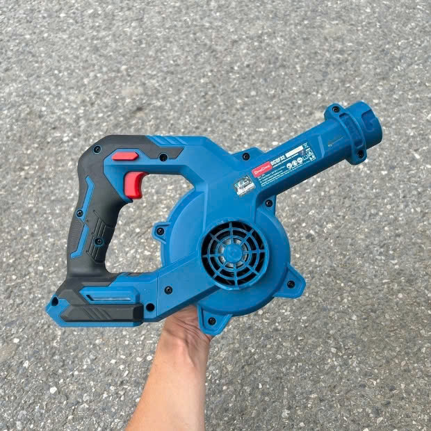 Máy Thổi Bụi Dongcheng Dùng Pin DCQF32 1 Pin 1 Sạc