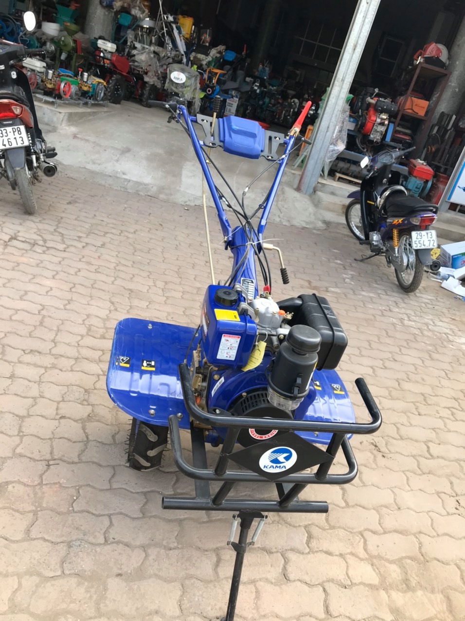 Máy Xới Đất Chạy Dầu Kama 186F Chuyển Hướng 2