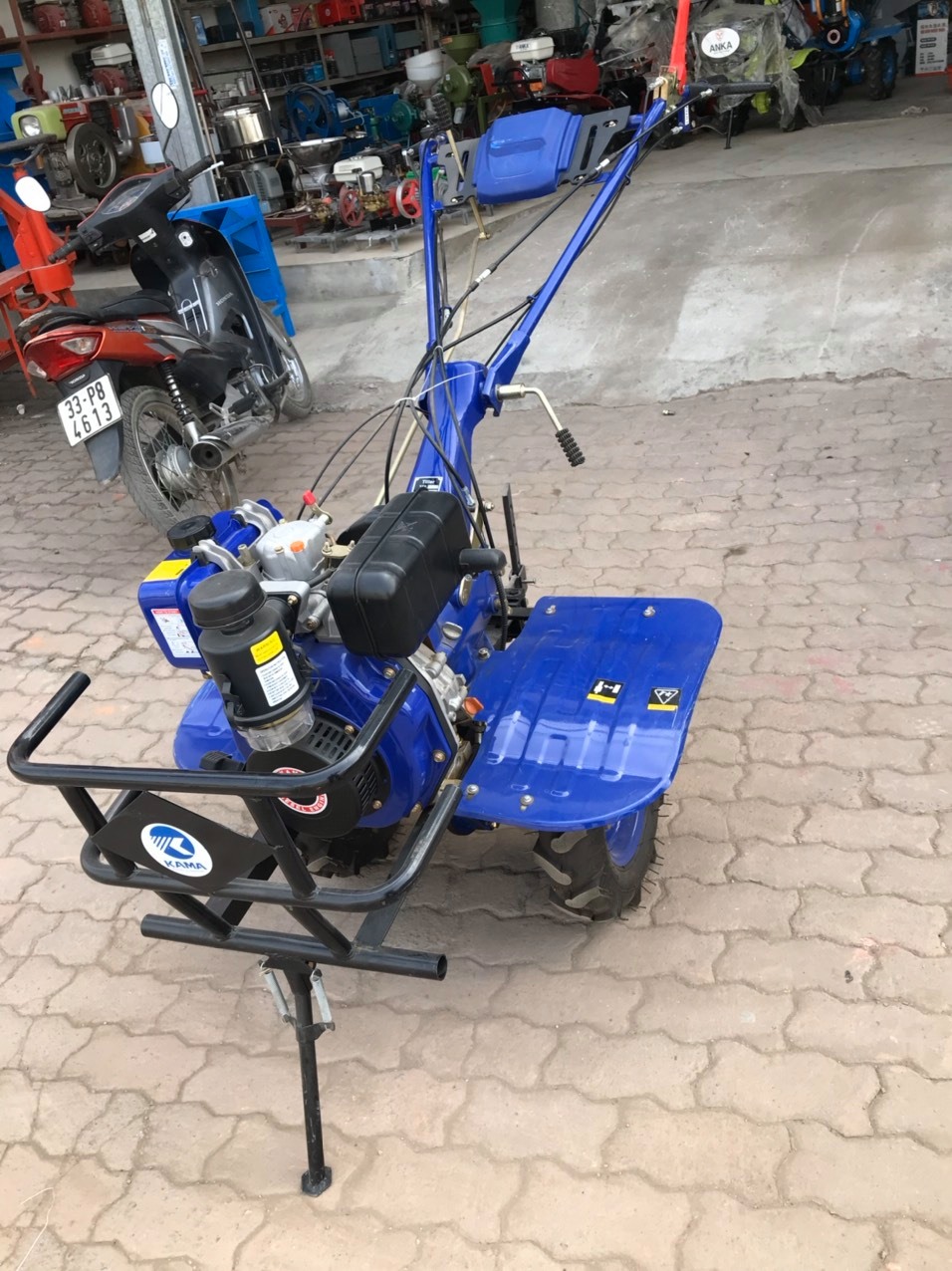 Máy Xới Đất Chạy Dầu Kama 186F Chuyển Hướng 3