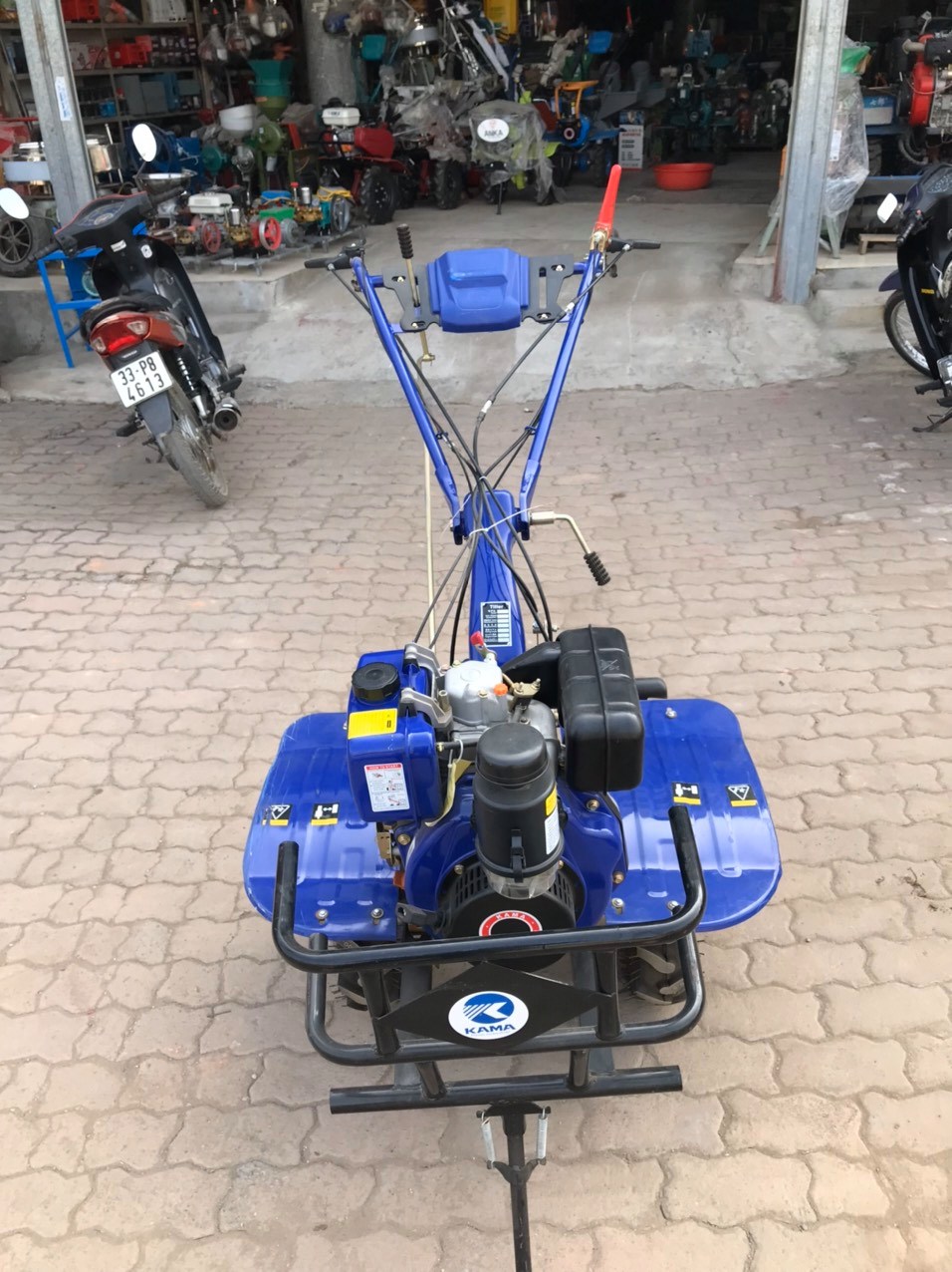 Máy Xới Đất Chạy Dầu Kama 186F Chuyển Hướng 4