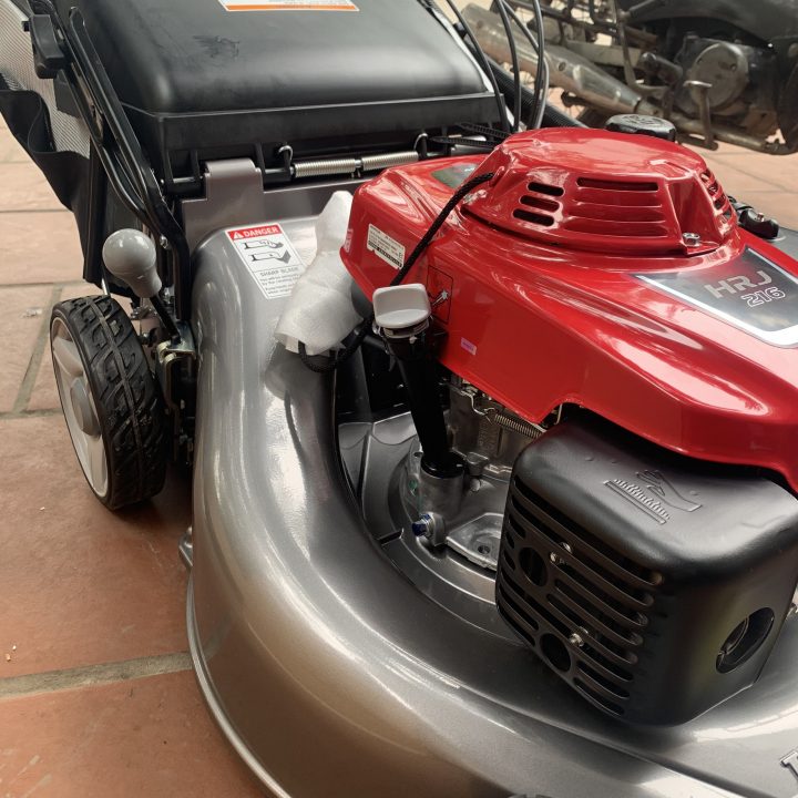 Máy Cắt Cỏ Đẩy Tay Honda HRJ216K3 TWNH