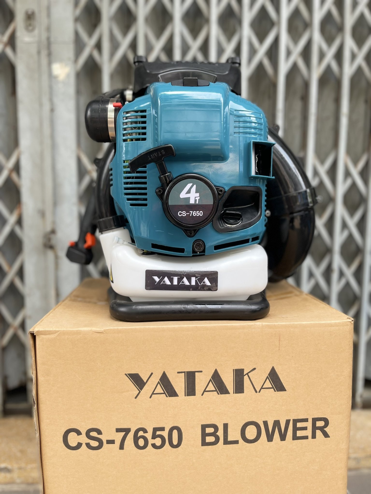 Máy Thổi Lá 4 Thì 2.7Kw Yataka CS-7650